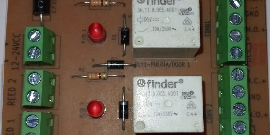 Tarjeta de Esclusa de 2 Puertas para controladores de acceso o manejo manual.